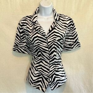 E-29 Tahari Sleepwear Black & White Animal‎ Print Pajama Top Size S